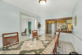 707 W Cleveland Ave in Elkhart, IN - Building Photo - Building Photo