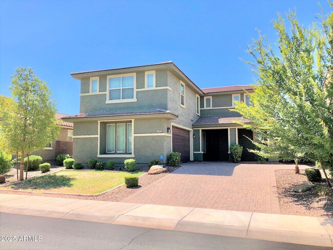 2397 E Hazeltine Way in Gilbert, AZ - Building Photo - Building Photo