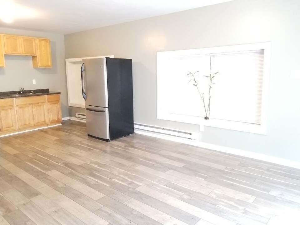 1301 W Venango St in Philadelphia, PA - Building Photo