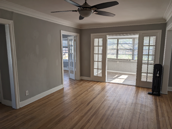 property at 129 E 46th St