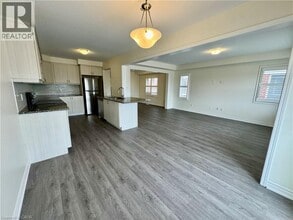 143 Ridge Rd in Cambridge, ON - Building Photo - Building Photo