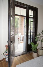 906 N Oakley Blvd, Unit #1 in Chicago, IL - Building Photo - Building Photo