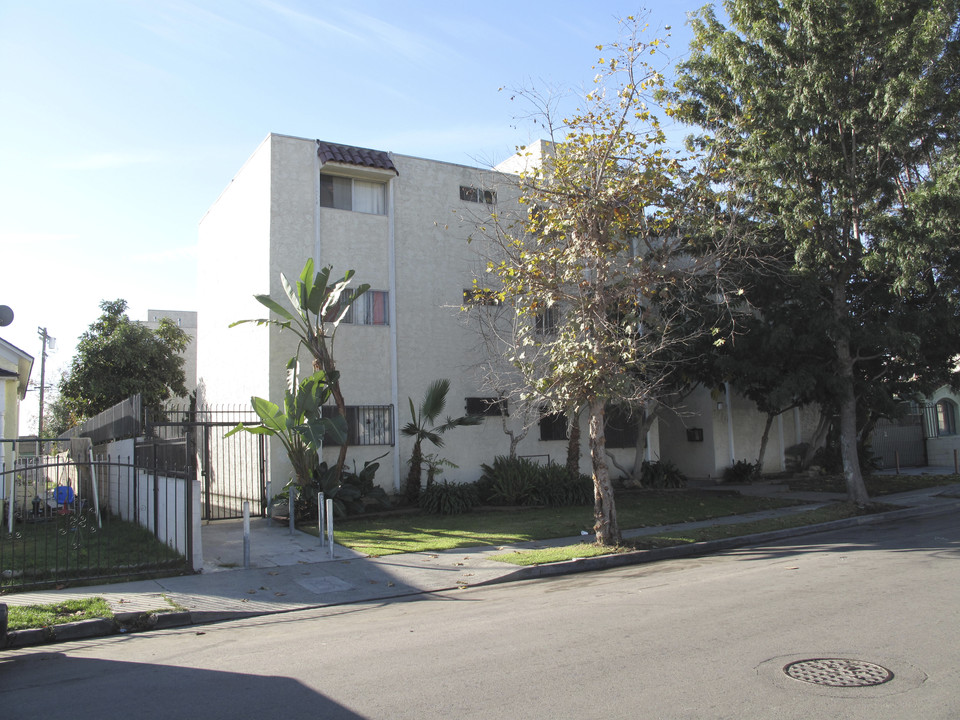 80th Street Apartments in Los Angeles, CA - Building Photo