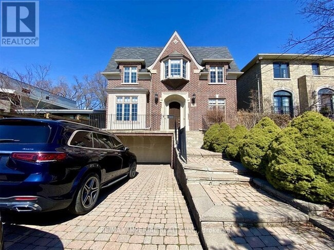 property at 448 Glengrove Ave W