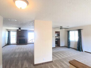 3621 Candlelight Dr NE in Albuquerque, NM - Building Photo - Building Photo