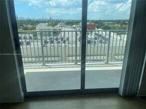 140 S Dixie Hwy, Unit 731 in Hollywood, FL - Building Photo - Building Photo