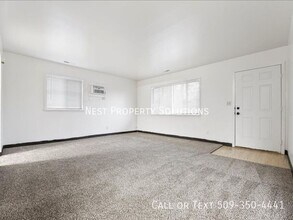 1213 Vandenburg Ave in Moses Lake, WA - Building Photo - Building Photo