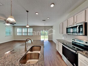 8649 Highfield Ave in Jacksonville, FL - Foto de edificio - Building Photo