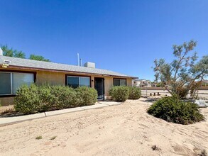 73874 S Slope Dr in Twentynine Palms, CA - Building Photo - Building Photo