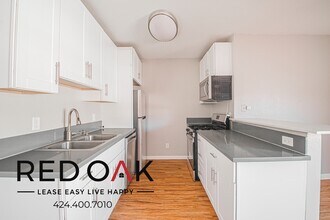 6819 Laurel Canyon Blvd in Los Angeles, CA - Building Photo - Building Photo