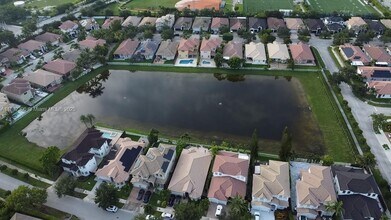 11255 NW 77th Terrace in Medley, FL - Building Photo - Building Photo
