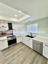 9513 Tamarind Ave in Fontana, CA - Building Photo - Building Photo