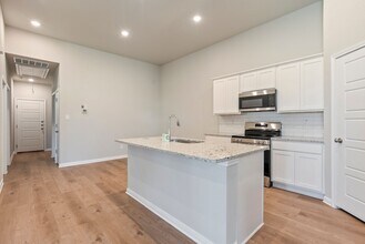 414 Cross Barn Blvd in Buda, TX - Building Photo - Building Photo