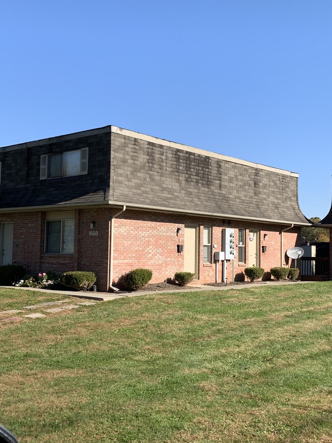 1660 Lakeview Dr | Rentals in Newark, OH