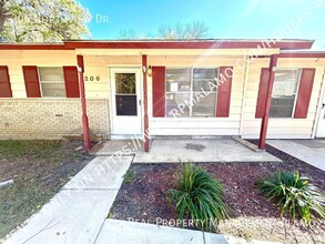 206 Northview Dr in Universal City, TX - Building Photo - Building Photo