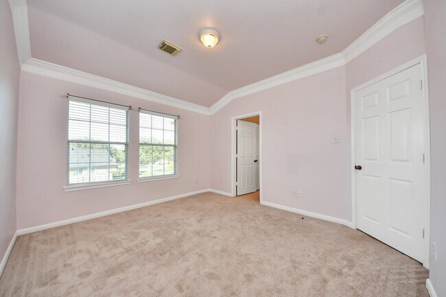 12506 Short Springs Dr