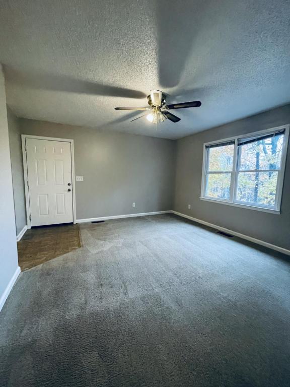 880 N Rutherford Rd in Taylors, SC - Building Photo - Building Photo