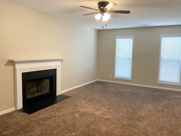 524 Wyndham Dr in Fuquay Varina, NC - Foto de edificio - Building Photo