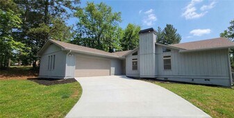 3415 Michael Cir in Gainesville, GA - Building Photo