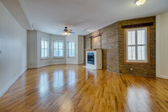 5207 S Blackstone Ave in Chicago, IL - Building Photo - Building Photo