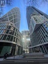 230 Simcoe St in Toronto, ON - Building Photo - Building Photo