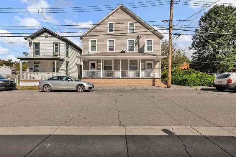 1221 4th Ave in New Brighton, PA - Foto de edificio