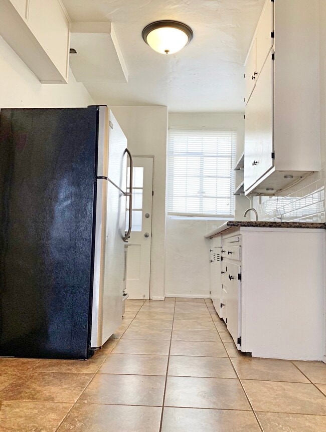 620 N Sweetzer Ave in West Hollywood, CA - Building Photo - Building Photo
