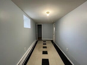 147 Bostwick Ave in Jersey City, NJ - Foto de edificio - Building Photo