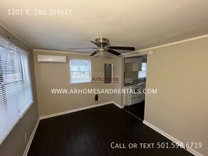 1201 E 2nd St in Stuttgart, AR - Building Photo - Building Photo