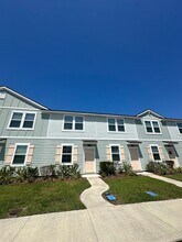 104 Whispering Brk Dr in St. Augustine, FL - Foto de edificio - Building Photo