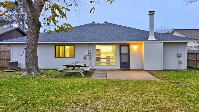 16715 Maplemont Dr in Houston, TX - Building Photo - Building Photo