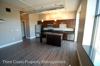 855 Michigan St NE in Grand Rapids, MI - Building Photo - Building Photo