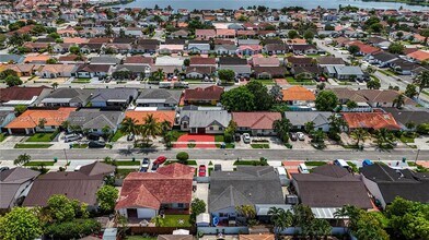 1025 NW 128th Ct in Miami, FL - Building Photo - Building Photo