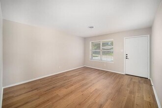 5224 Cockrell Ave in Fort Worth, TX - Building Photo - Building Photo
