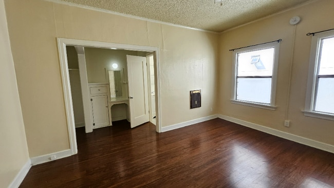 727 S Coronado St in Los Angeles, CA - Building Photo - Building Photo