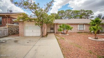 11608 James Watt Dr in El Paso, TX - Building Photo