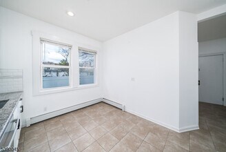 9 Kling St in West Orange, NJ - Building Photo - Building Photo
