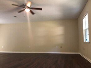 719 Thornwood Way in Hinesville, GA - Building Photo - Building Photo