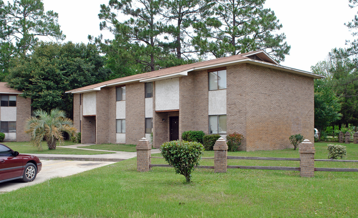 Calloway Manor in Panama City, FL - Building Photo