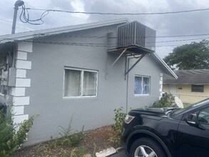 3912 SW 14th St in Fort Lauderdale, FL - Building Photo - Building Photo