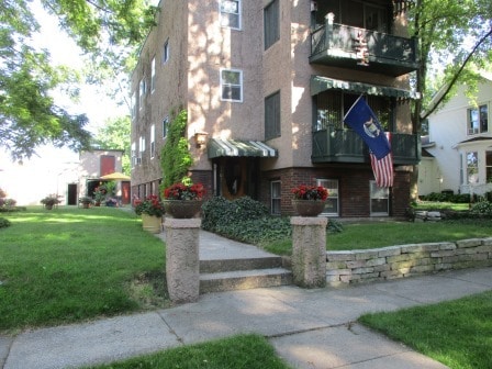 1107 State St, Unit Apartment 3 in St. Joseph, MI - Building Photo - Building Photo