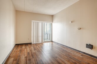Center City Apartments in Terre Haute, IN - Foto de edificio - Interior Photo