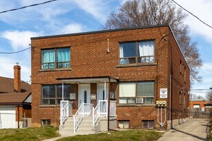 24-26 Rotherham Av in Toronto, ON - Building Photo
