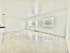 7838 Causeway Blvd N in St. Petersburg, FL - Building Photo - Building Photo