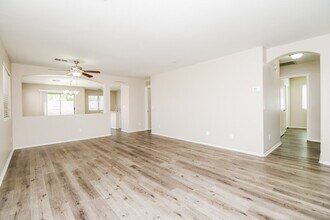 5713 S 34th Ave in Phoenix, AZ - Building Photo - Building Photo