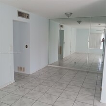 215 Main Blvd-Unit -1A in Boynton Beach, FL - Foto de edificio - Building Photo