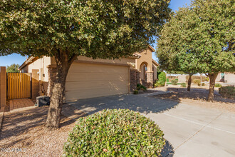 31032 N Obsidian Dr in Queen Creek, AZ - Building Photo - Building Photo