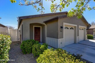 915 Gail Gardner Way in Prescott, AZ - Foto de edificio - Building Photo