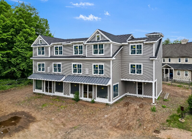 1355 Middletown Ave, Unit 106 in Northford, CT - Building Photo
