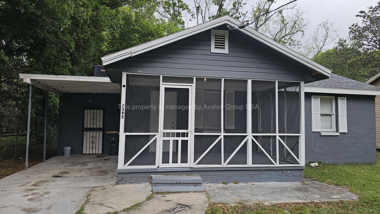 2395 Commonwealth Ave in Jacksonville, FL - Foto de edificio